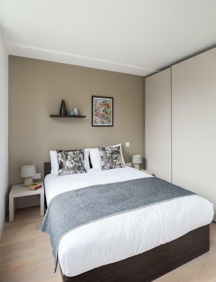 Mirabilis Apartments, Wells Court * Londra